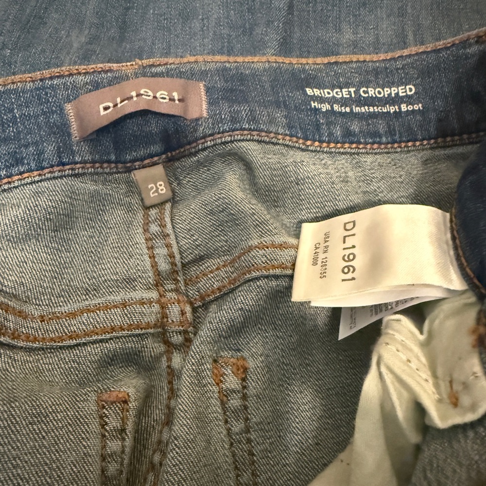 DL1961 Bridget Cropped Instasculpt Boot Jeans | Light Indigo | 28 | NWOT - Picture 8 of 8